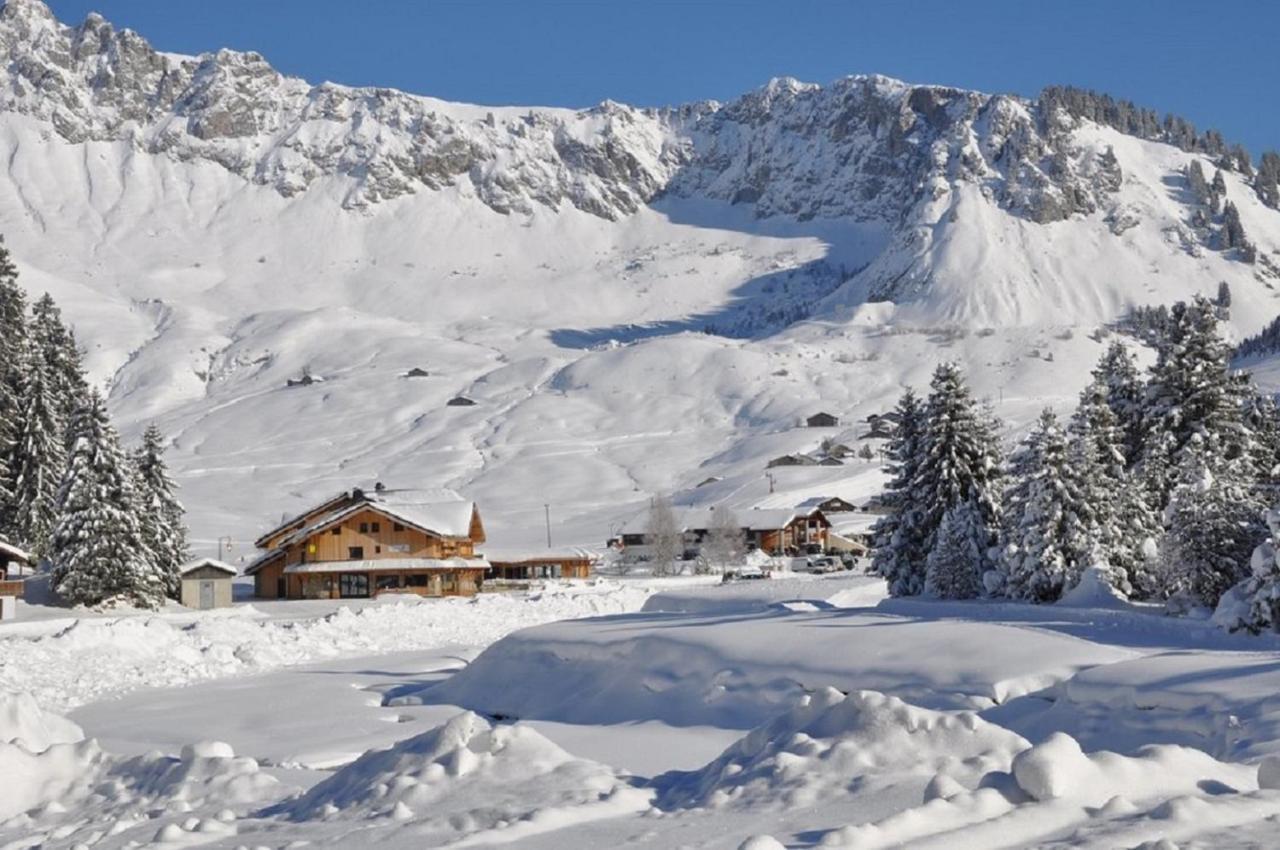 Les Roches 1500 Hotel Mieussy Exterior photo