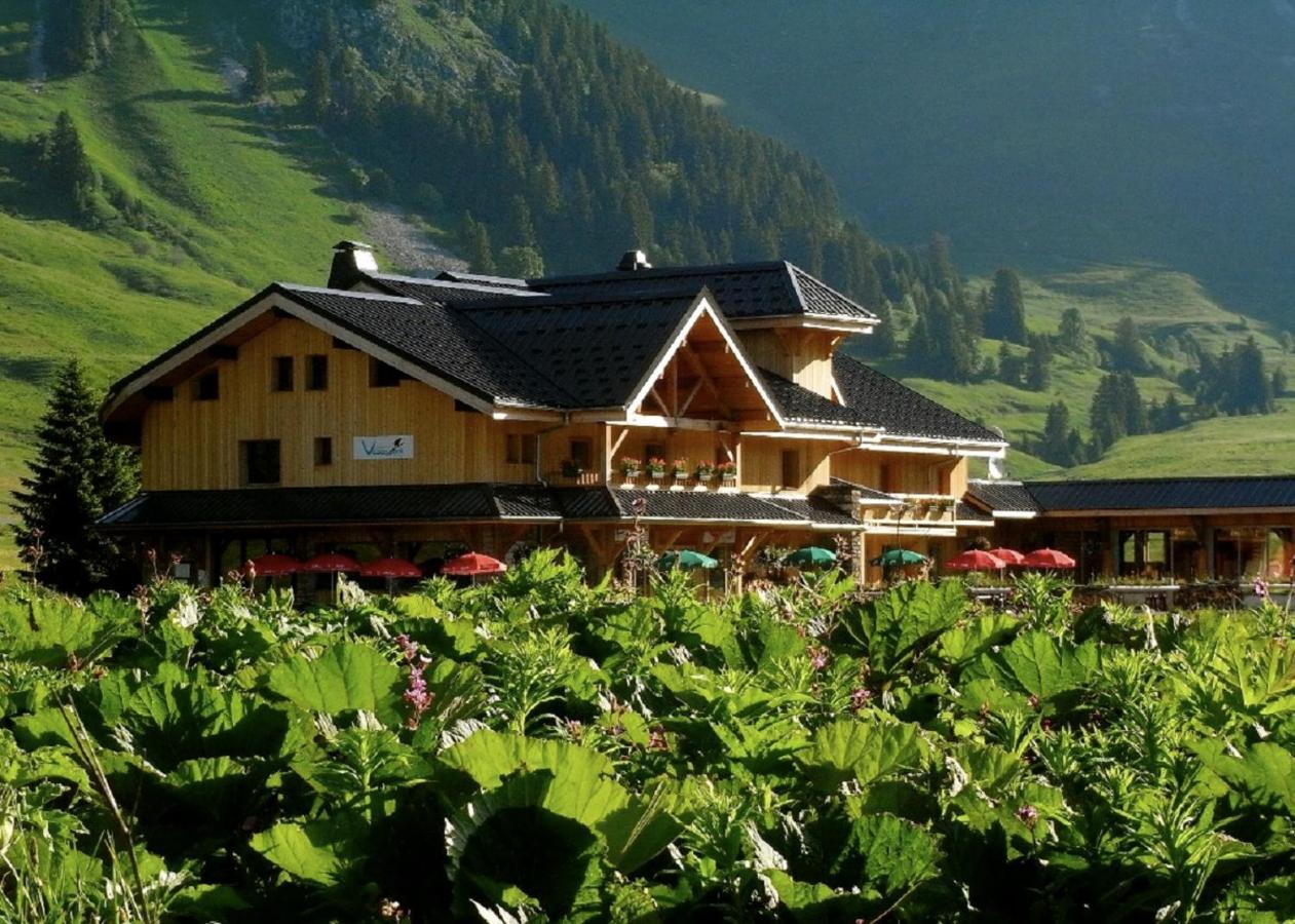 Les Roches 1500 Hotel Mieussy Exterior photo