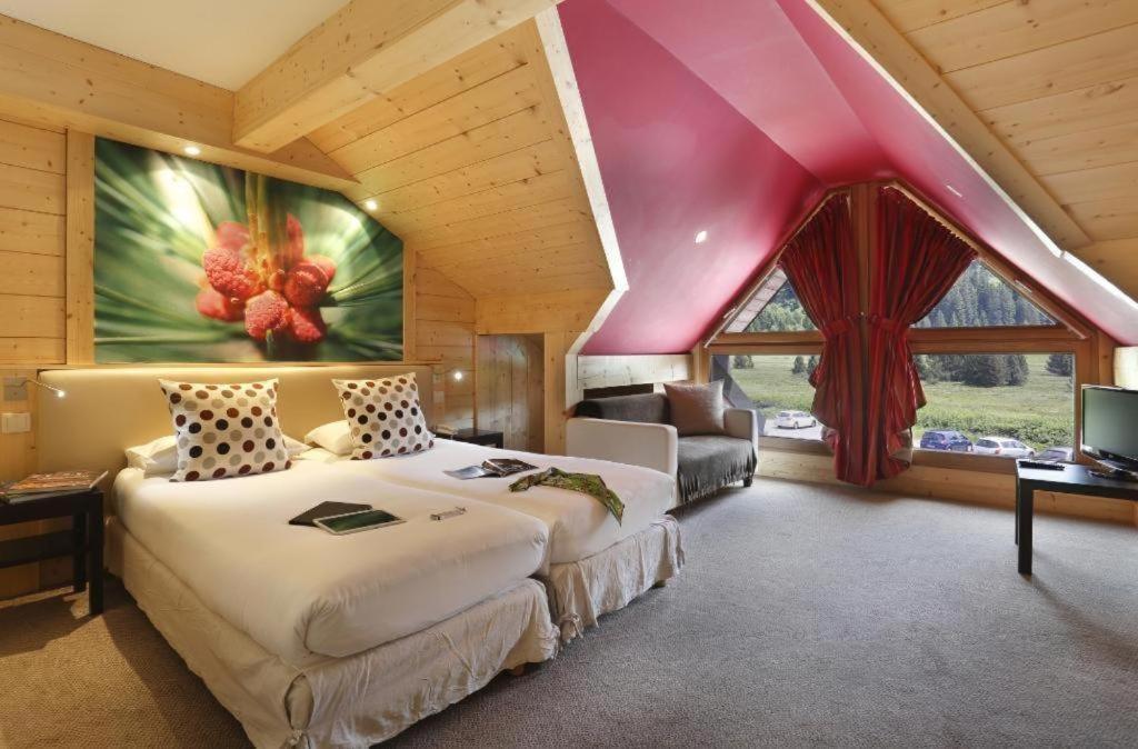 Les Roches 1500 Hotel Mieussy Exterior photo